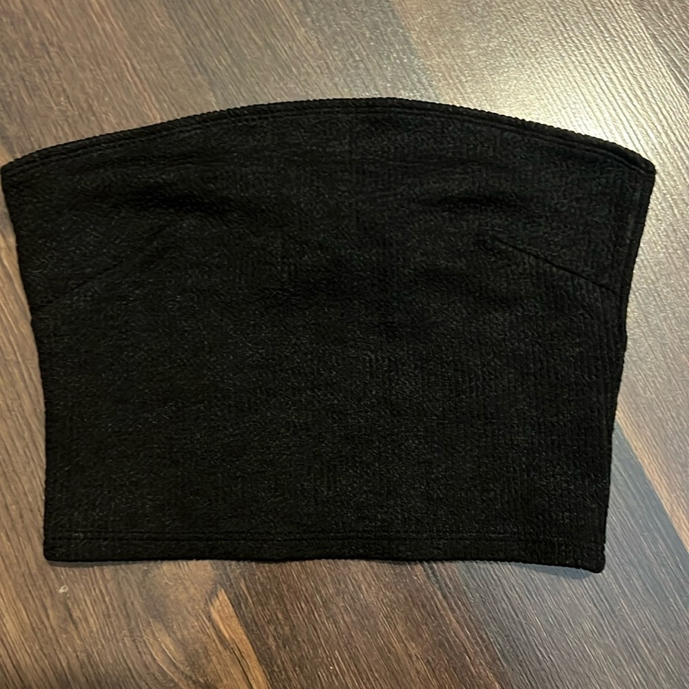 Super cute plain black tube top!!